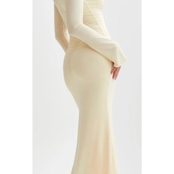 Meshki - Millicent Slinky Long Sleeve Scrunch Back Maxi Dress in Black - Picture 7 of 7